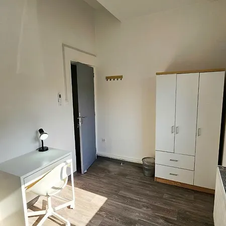 The Lemon Tree Hostal *
