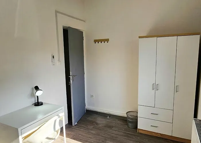 The Lemon Tree Хостел *