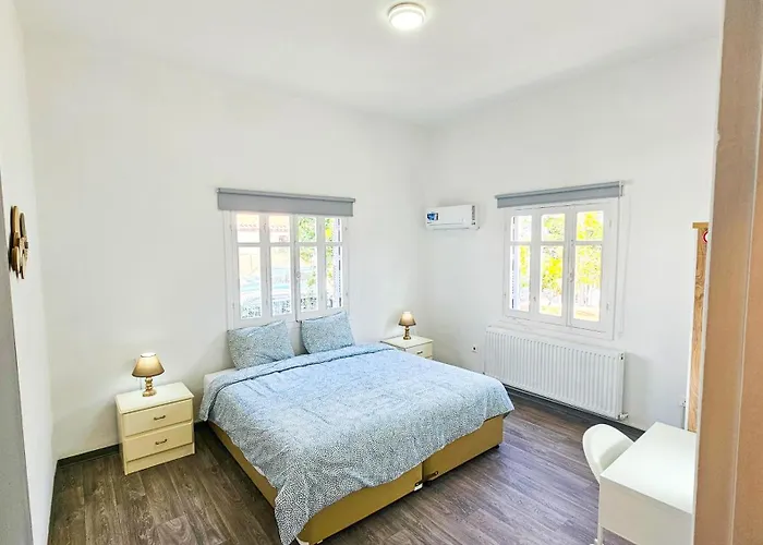 Хостел The Lemon Tree *