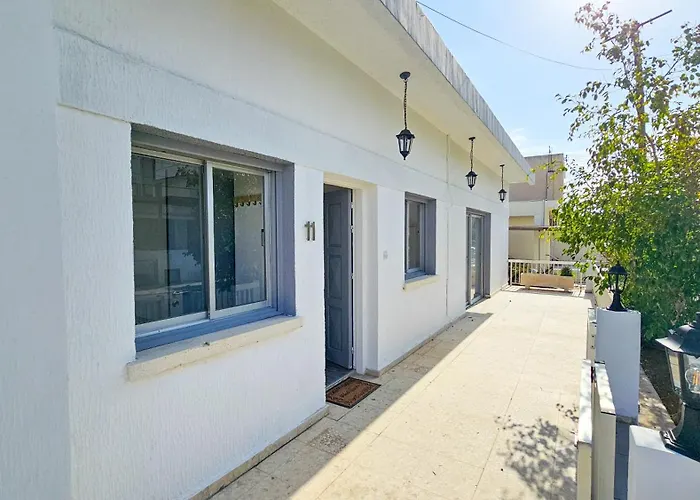 The Lemon Tree Хостел *